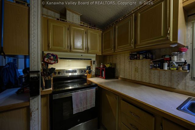 153 Everett Hager Road, Chapmanville, WV 25508