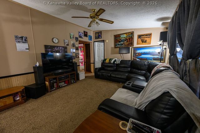 153 Everett Hager Road, Chapmanville, WV 25508