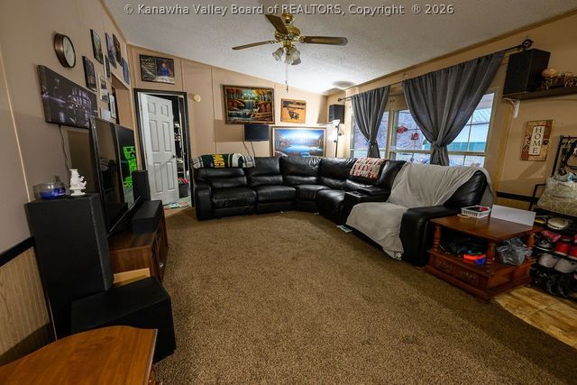 153 Everett Hager Road, Chapmanville, WV 25508