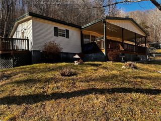 153 Everett Hager Road, Chapmanville, WV 25508