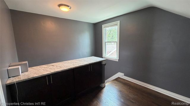 2990 Oakshire Avenue, Berkley, MI 48072