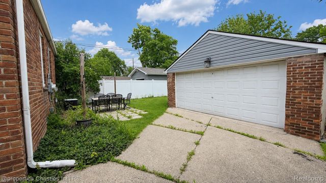 2990 Oakshire Avenue, Berkley, MI 48072