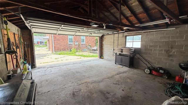 2990 Oakshire Avenue, Berkley, MI 48072
