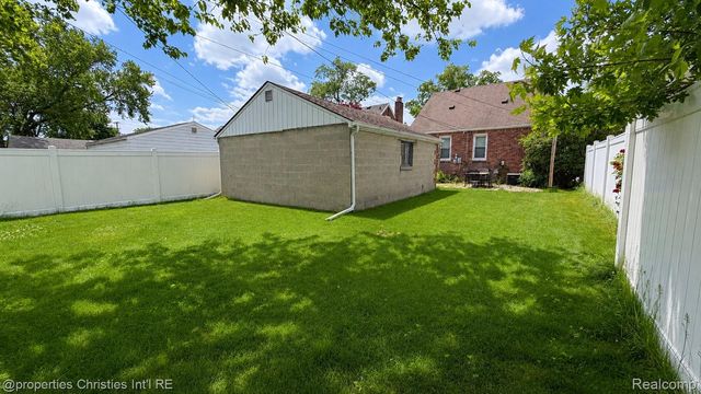 2990 Oakshire Avenue, Berkley, MI 48072