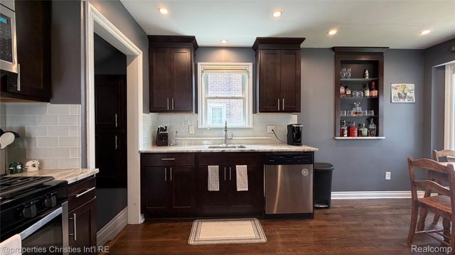 2990 Oakshire Avenue, Berkley, MI 48072