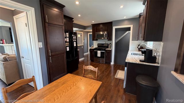 2990 Oakshire Avenue, Berkley, MI 48072