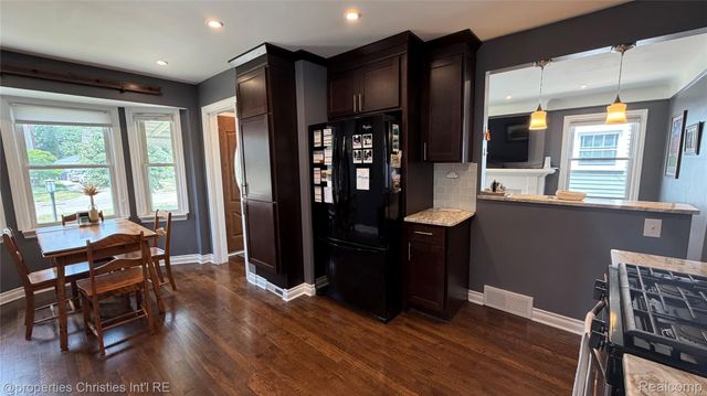 2990 Oakshire Avenue, Berkley, MI 48072