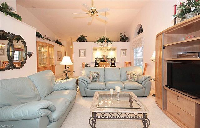 322 Melrose PL 31, Naples, FL 34104