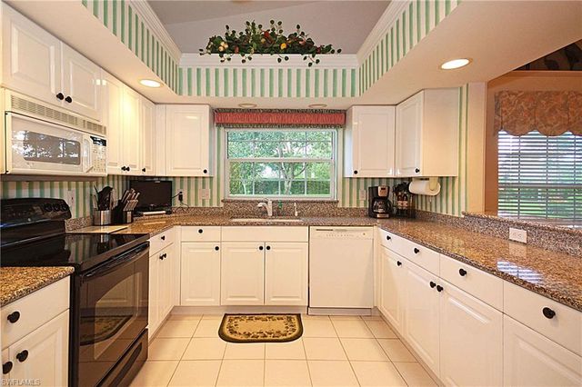 322 Melrose PL 31, Naples, FL 34104