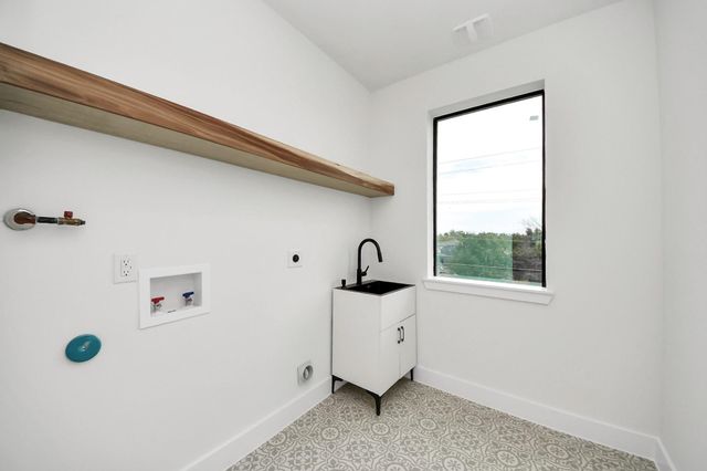 9014 Ferdinand Street, Houston, TX 77051