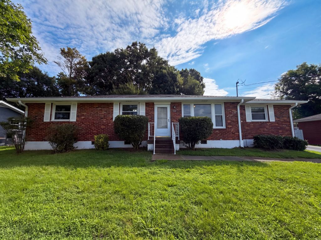 213 Bonnaridge Dr, Hermitage, TN 37076
