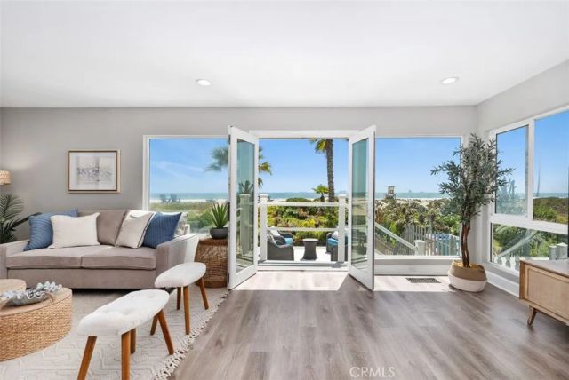 17111 S Pacific Avenue, Sunset Beach, CA 90742