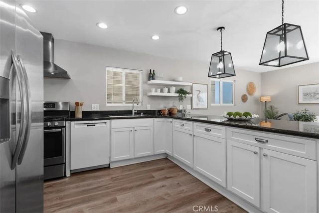 17111 S Pacific Avenue, Sunset Beach, CA 90742