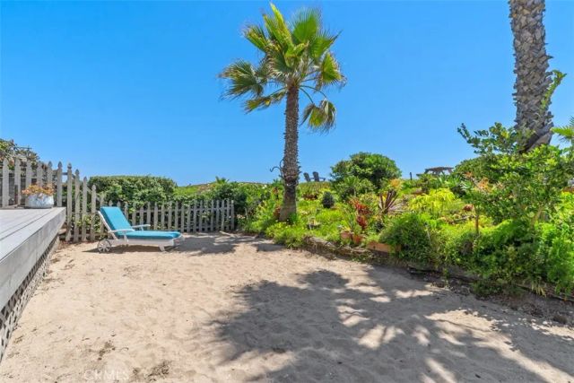 17111 S Pacific Avenue, Sunset Beach, CA 90742