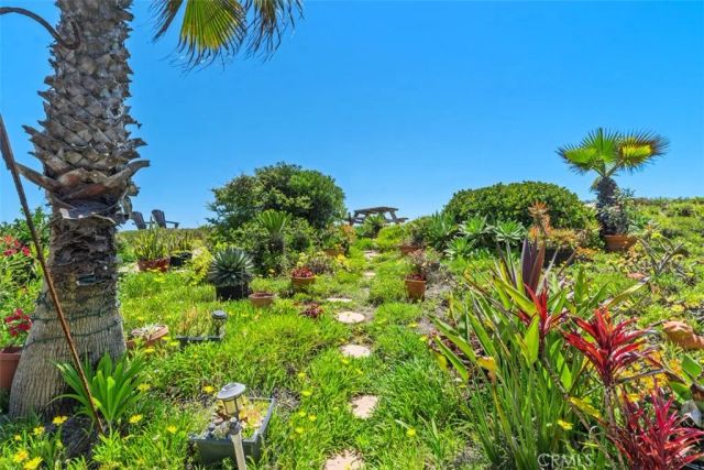 17111 S Pacific Avenue, Sunset Beach, CA 90742