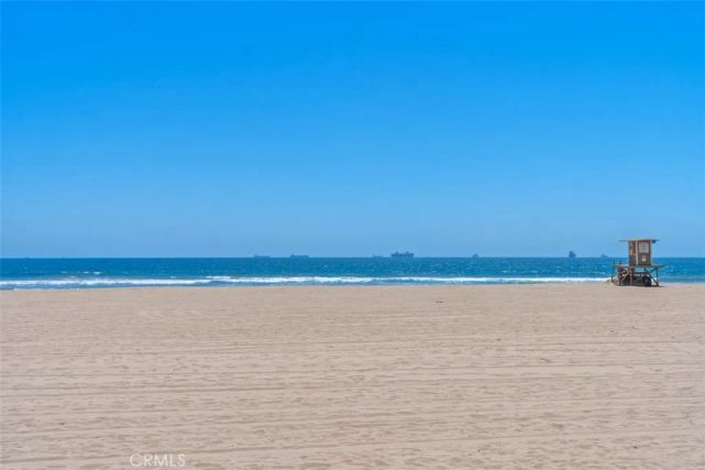 17111 S Pacific Avenue, Sunset Beach, CA 90742