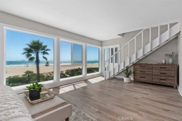 17111 S Pacific Avenue, Sunset Beach, CA 90742