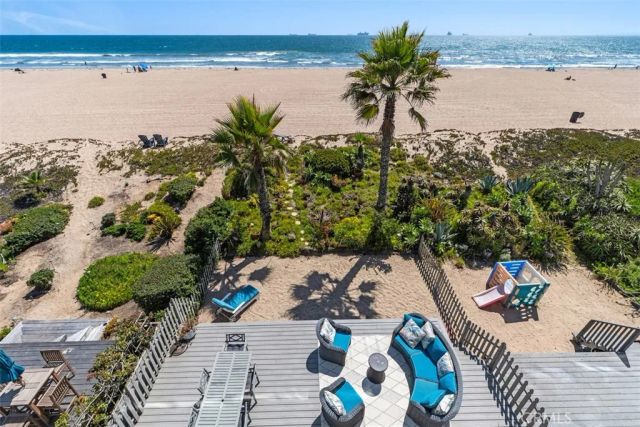 17111 S Pacific Avenue, Sunset Beach, CA 90742