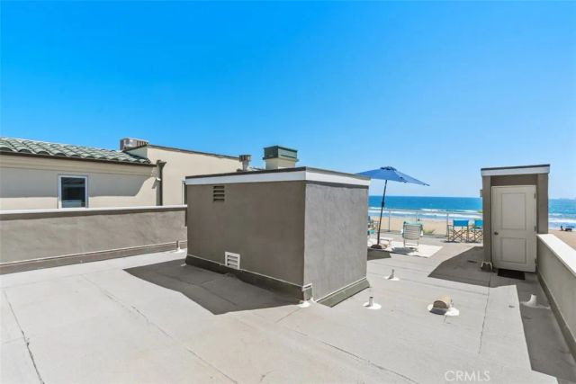 17111 S Pacific Avenue, Sunset Beach, CA 90742