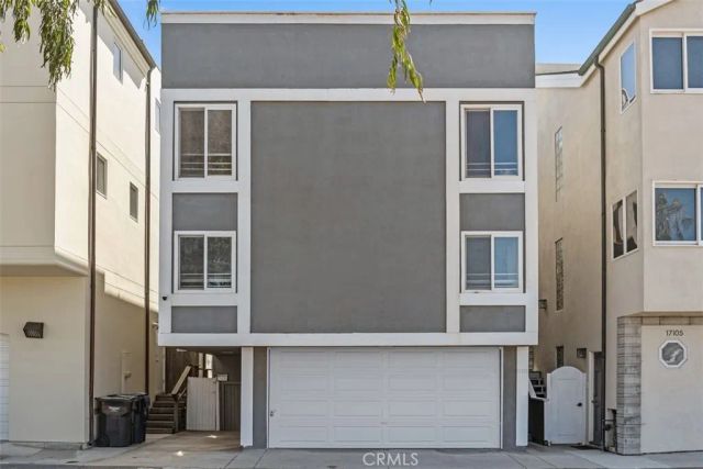 17111 S Pacific Avenue, Sunset Beach, CA 90742