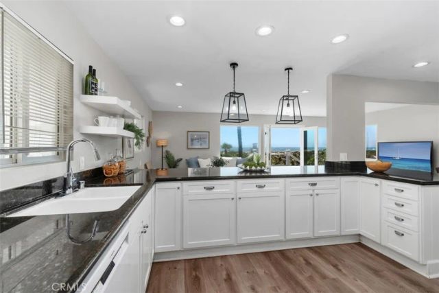 17111 S Pacific Avenue, Sunset Beach, CA 90742