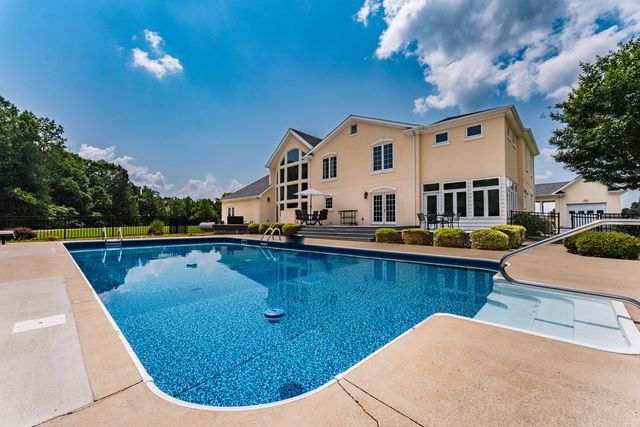 444 Sparks Avenue, Jamestown, KY 42629