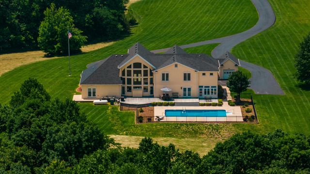 444 Sparks Avenue, Jamestown, KY 42629