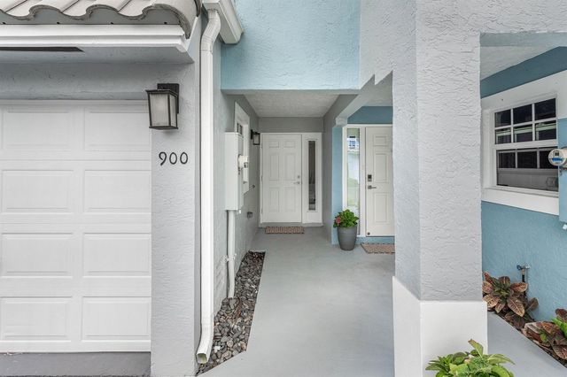 900 E Jeffery Street, Boca Raton, FL 33487