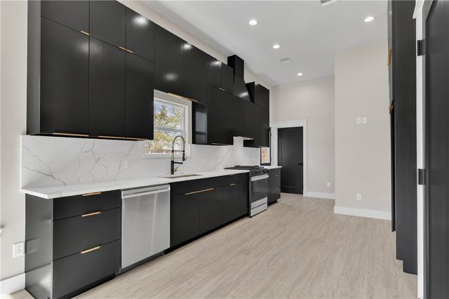 5085 North Oakland Lane, Bryan, TX 77808