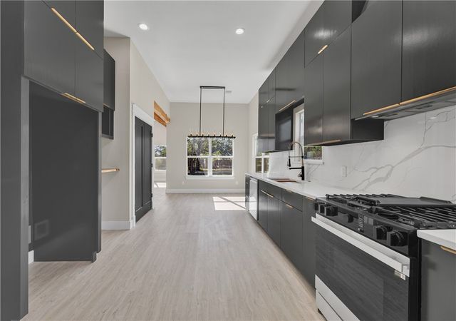 5085 North Oakland Lane, Bryan, TX 77808