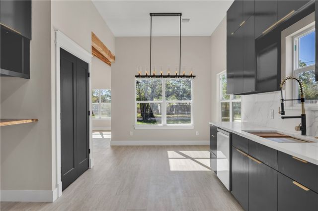 5085 North Oakland Lane, Bryan, TX 77808