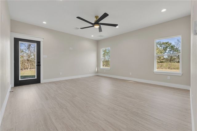 5085 North Oakland Lane, Bryan, TX 77808