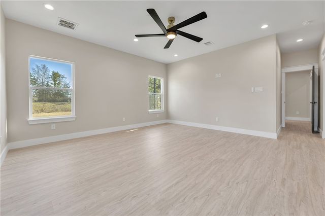 5085 North Oakland Lane, Bryan, TX 77808