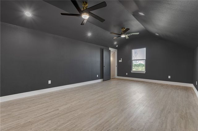 5085 North Oakland Lane, Bryan, TX 77808