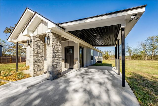 5085 North Oakland Lane, Bryan, TX 77808