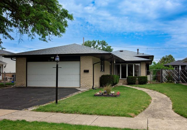 5220 138th Street, Crestwood, IL 60418