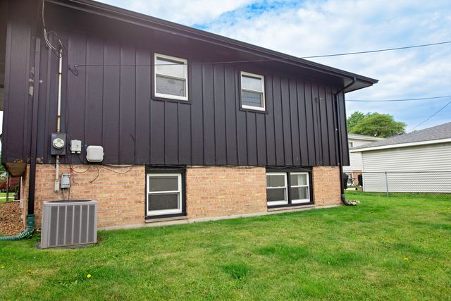 5220 138th Street, Crestwood, IL 60418