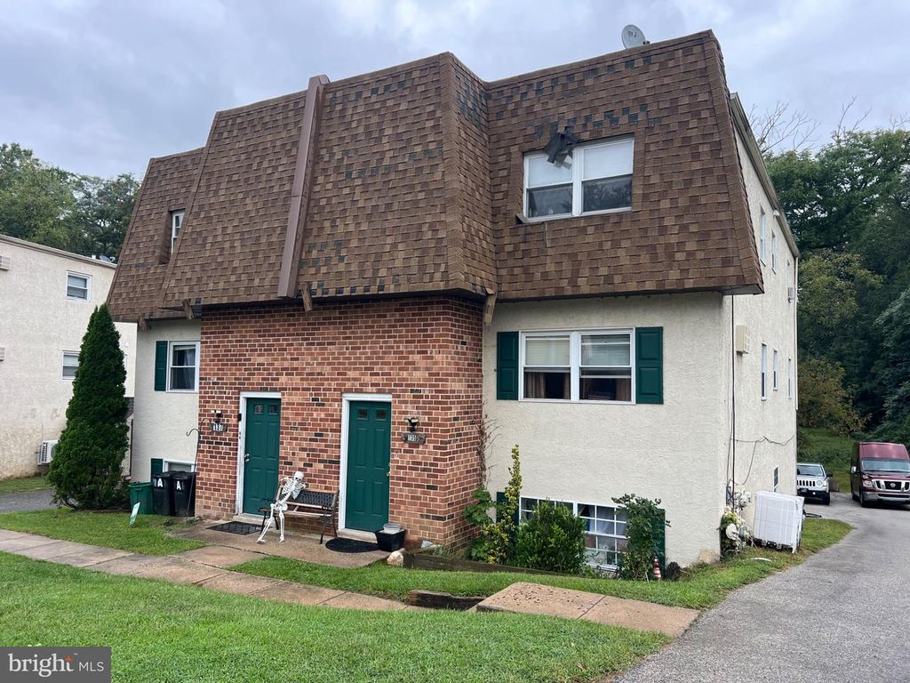 137 MEADOWBROOK LN, Brookhaven, PA 19015 — exterior