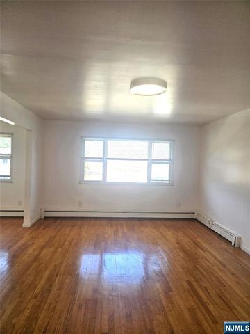 1522 10th Street 2FL, Fort Lee, NJ 07024