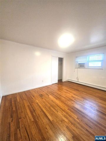 1522 10th Street 2FL, Fort Lee, NJ 07024