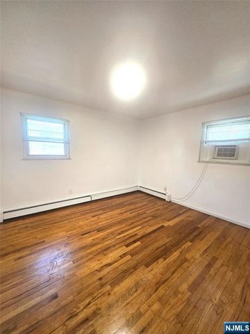 1522 10th Street 2FL, Fort Lee, NJ 07024