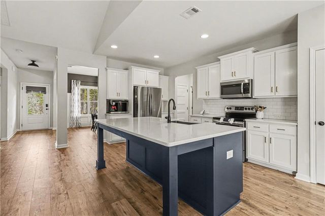 100 Dove Creek Court, Lagrange, GA 30241