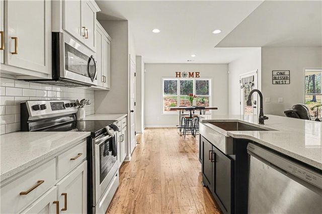 100 Dove Creek Court, Lagrange, GA 30241