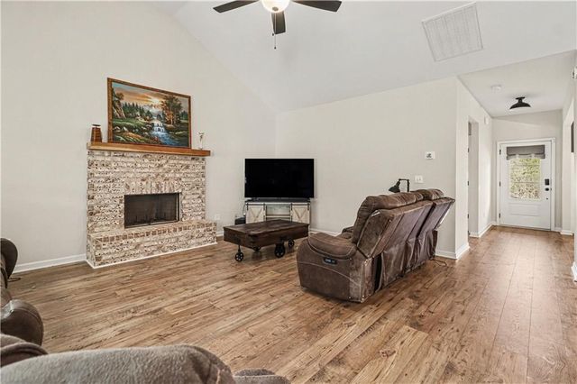 100 Dove Creek Court, Lagrange, GA 30241