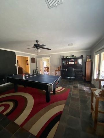 561 Lakeway Drive, Conroe, TX 77316