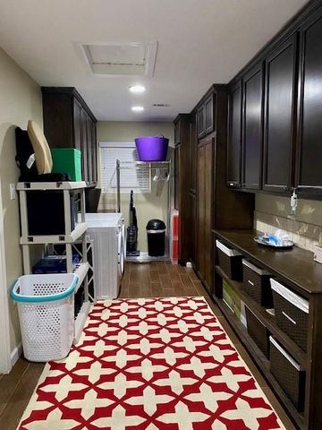 561 Lakeway Drive, Conroe, TX 77316