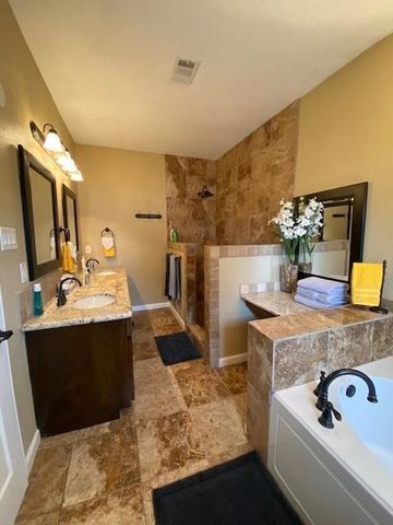 561 Lakeway Drive, Conroe, TX 77316