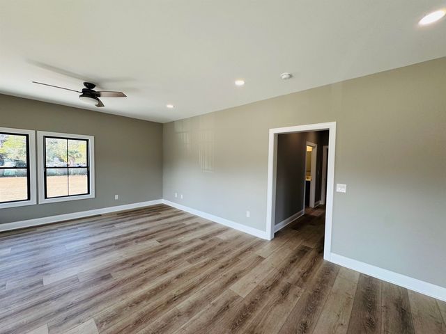 825 Commanders Island Dr., Georgetown, SC 29440