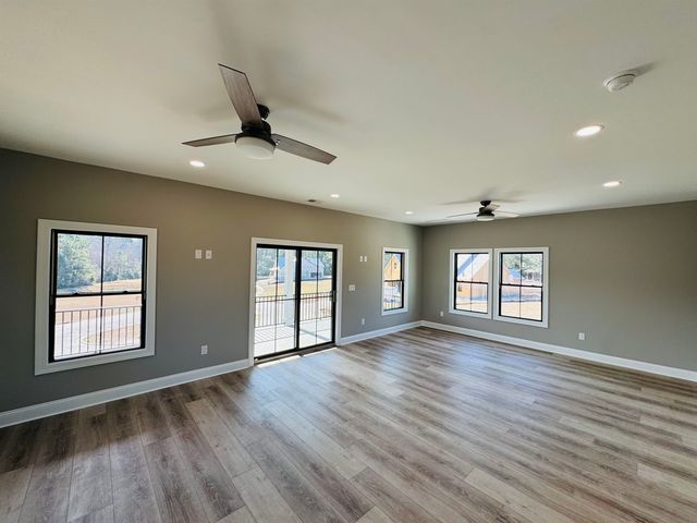 825 Commanders Island Dr., Georgetown, SC 29440