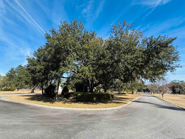 825 Commanders Island Dr., Georgetown, SC 29440